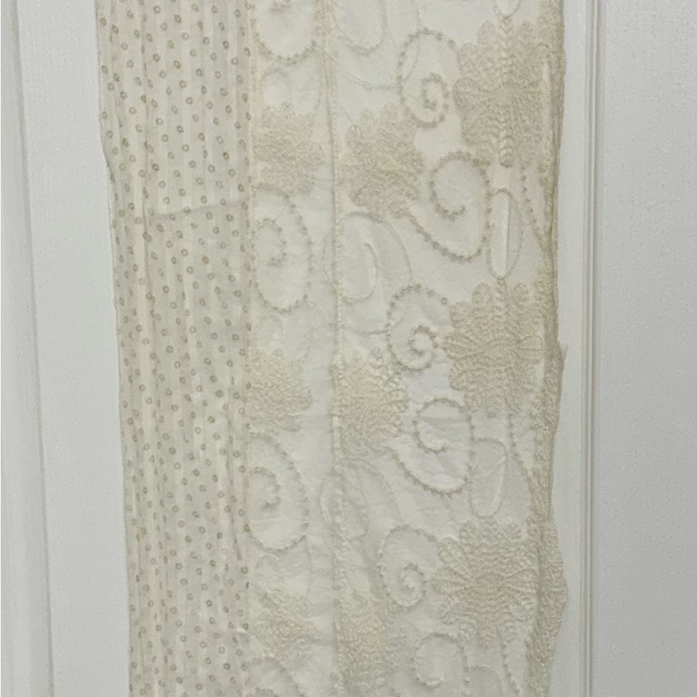 Elegant Cream Lace Scarf